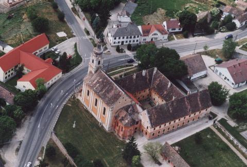 Basilica of Our Lady of the Assumption, Andocs
